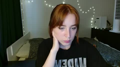 Snapshot of elly_rise chatting on July 2026 04:36:02 PM Elly online show from July 2026 04:36:02 PM