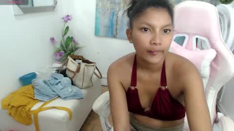 Elly online show from February 2025 05:18:02 PM