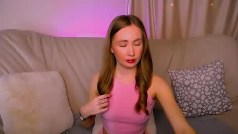  Elly  online show from March 2026 03:33:01 AM