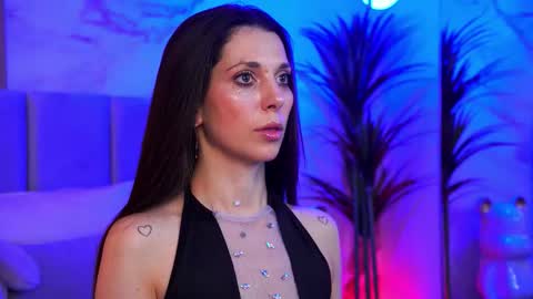 Elly online show from November 2025 07:57:01 PM