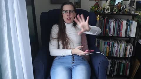 Elly Naomi online show from January 2025 04:08:01 PM