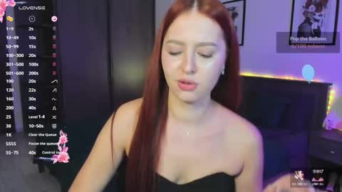 EllyPeach online show from November 2025 07:03:01 PM