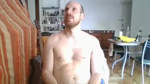 Snapshot of elmatirestrepo chatting on January 2025 06:24:02 PM Mati Restrepo online show from January 2025 06:24:02 PM