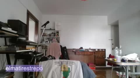 Snapshot of elmatirestrepo chatting on November 2025 12:27:01 PM Mati Restrepo online show from November 2025 12:27:01 PM