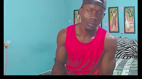 elmiltonnjakee online show from February 2026 07:10:01 PM