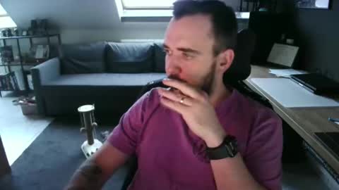 Elmo online show from November 2025 03:57:01 PM