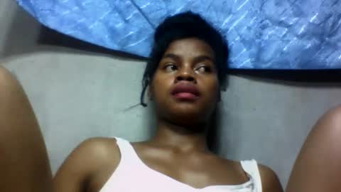 elodie228680 online show from May 2026 05:51:01 PM