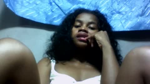 elodie228680 online show from June 2026 07:03:01 AM
