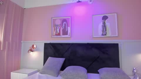 Elodie  online show from July 2026 11:34:01 AM