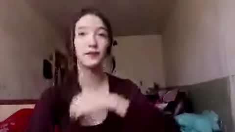 Snapshot of elouisevallian chatting on May 2026 02:30:02 AM Elara online show from May 2026 02:30:02 AM