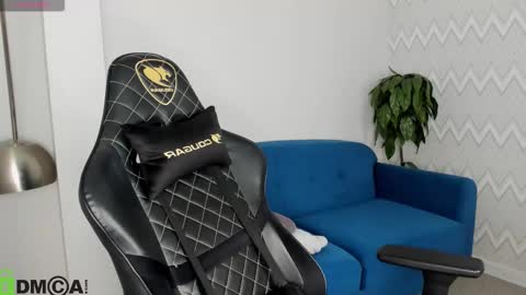 Snapshot of elsa_carterr chatting on October 2025 08:37:02 AM elsa_carterr online show from October 2025 08:37:02 AM