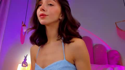 Snapshot of elsa_xo chatting on November 2025 08:52:01 PM Michelle online show from November 2025 08:52:01 PM