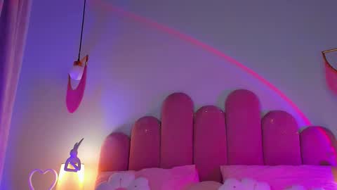 Snapshot of elsa_xo chatting on November 2025 09:16:01 PM Michelle online show from November 2025 09:16:01 PM