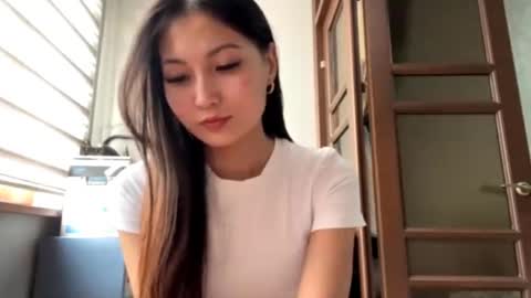 Mia online show from June 2026 11:01:02 AM