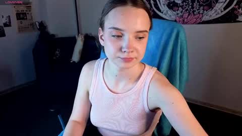 Elvienne online show from May 2026 03:35:02 AM