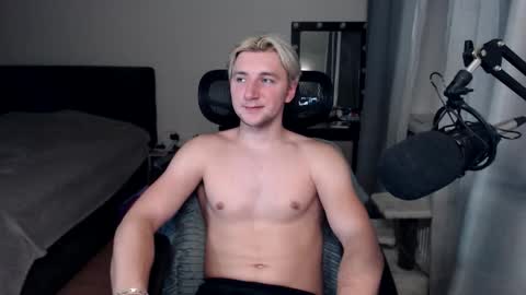 Elvin Vaenight online show from October 2025 10:40:02 PM