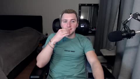 Elvin Vaenight online show from October 2025 02:01:02 AM