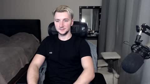 Elvin Vaenight online show from October 2025 06:52:02 PM