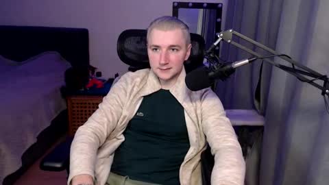 Elvin Vaenight online show from November 2025 09:14:01 PM