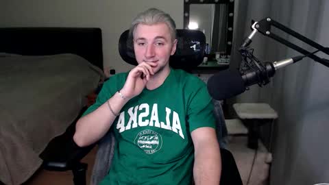 Elvin Vaenight online show from November 2025 11:03:01 PM