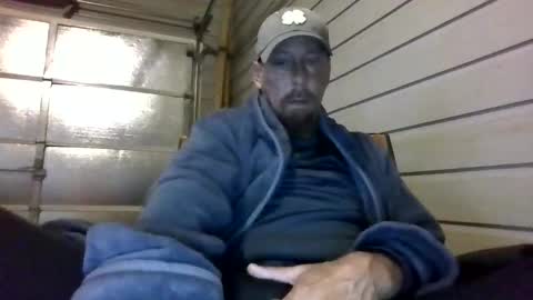 elwooood7 online show from April 2026 11:42:01 AM