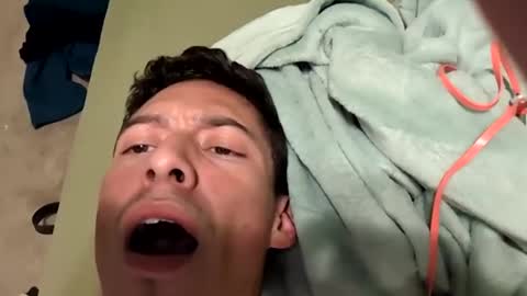 Snapshot of elyeyo216 chatting on December 2025 04:08:01 AM elyeyo216 online show from December 2025 04:08:01 AM