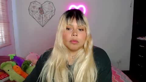 Snapshot of elymoon chatting on September 2025 09:59:02 PM Ely online show from September 2025 09:59:02 PM