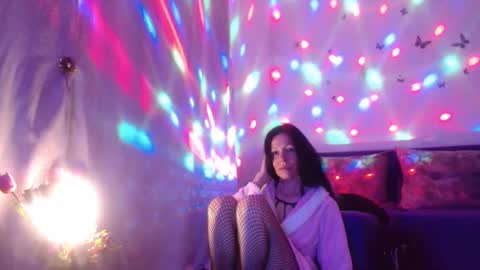 Elisa online show from May 2026 12:04:01 AM