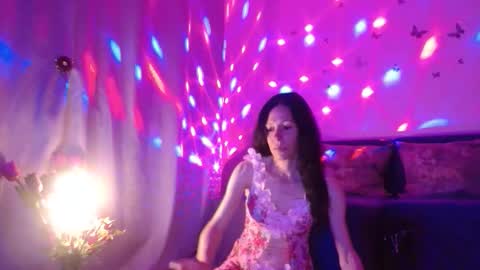 Elisa online show from May 2026 06:47:01 PM