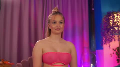 Snapshot of elyssawetxx chatting on November 2025 08:54:02 PM Elyssa online show from November 2025 08:54:02 PM