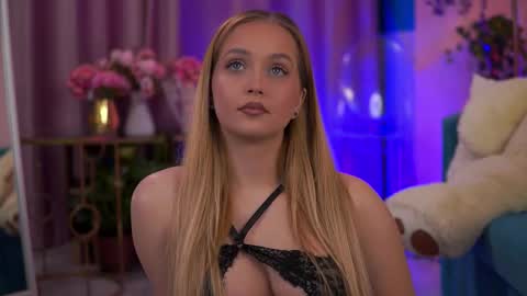 Snapshot of elyssawetxx chatting on January 2026 07:40:01 PM Elyssa online show from January 2026 07:40:01 PM