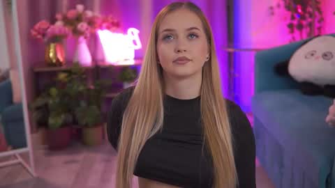 Snapshot of elyssawetxx chatting on February 2026 07:12:01 PM Elyssa online show from February 2026 07:12:01 PM