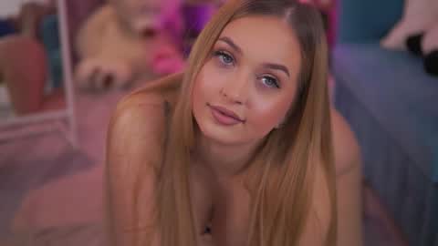 Snapshot of elyssawetxx chatting on February 2026 07:32:02 PM Elyssa online show from February 2026 07:32:02 PM