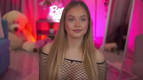 Snapshot of elyssawetxx chatting on February 2026 07:34:01 PM Elyssa online show from February 2026 07:34:01 PM