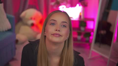 Snapshot of elyssawetxx chatting on February 2026 07:55:02 PM Elyssa online show from February 2026 07:55:02 PM