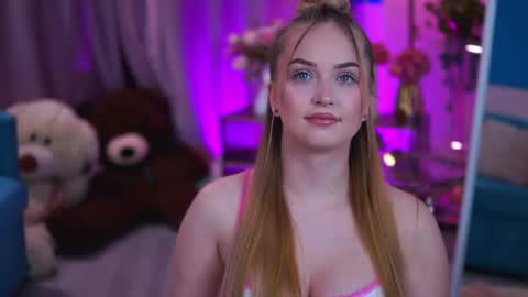 Snapshot of elyssawetxx chatting on April 2026 06:36:02 PM Elyssa online show from April 2026 06:36:02 PM