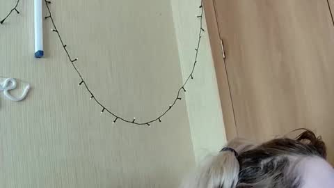 Snapshot of elza_com chatting on April 2026 03:58:01 AM Elza Kom online show from April 2026 03:58:01 AM