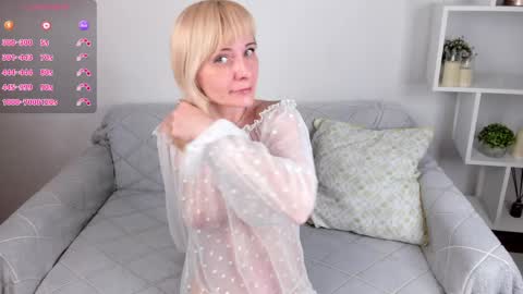 Snapshot of elzaglower chatting on March 2026 02:06:02 AM Elza online show from March 2026 02:06:02 AM