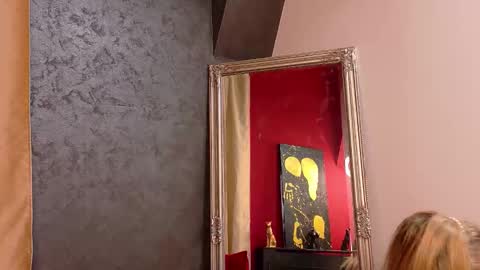 Snapshot of em_milly_ chatting on October 2025 05:52:01 AM em_milly_ online show from October 2025 05:52:01 AM