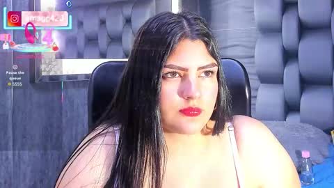 ema_grey1 online show from October 2025 05:52:02 PM