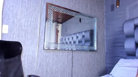 ema_grey1 online show from October 2025 05:47:01 PM