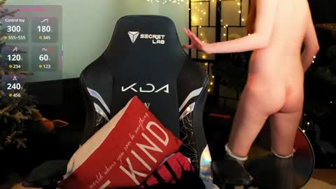 Snapshot of ember_skye chatting on January 2025 01:27:01 AM Miss Ember Skye online show from January 2025 01:27:01 AM