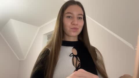 Alina online show from November 2025 12:02:02 AM