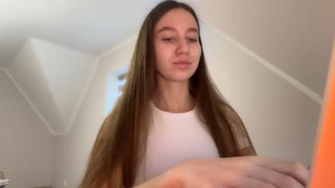 Alina online show from December 2025 01:27:01 PM