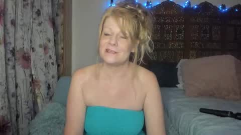 Ember Pheonixxx online show from October 2025 02:23:02 AM