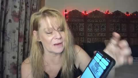 Ember Pheonixxx online show from October 2025 09:13:01 PM