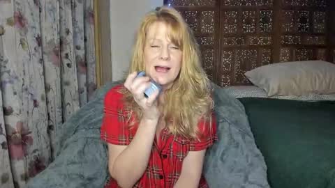 Ember Pheonixxx online show from November 2025 04:12:01 AM