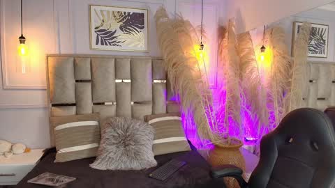 Emily  online show from January 2025 06:06:02 AM