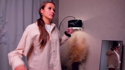 Snapshot of emelineweeman chatting on November 2025 01:30:02 AM Emma online show from November 2025 01:30:02 AM