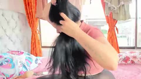 Emely   online show from November 2025 01:21:02 PM